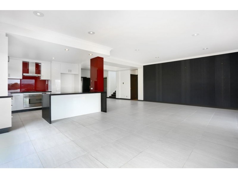 3138 Riverleigh Drive, Hope Island QLD 4212