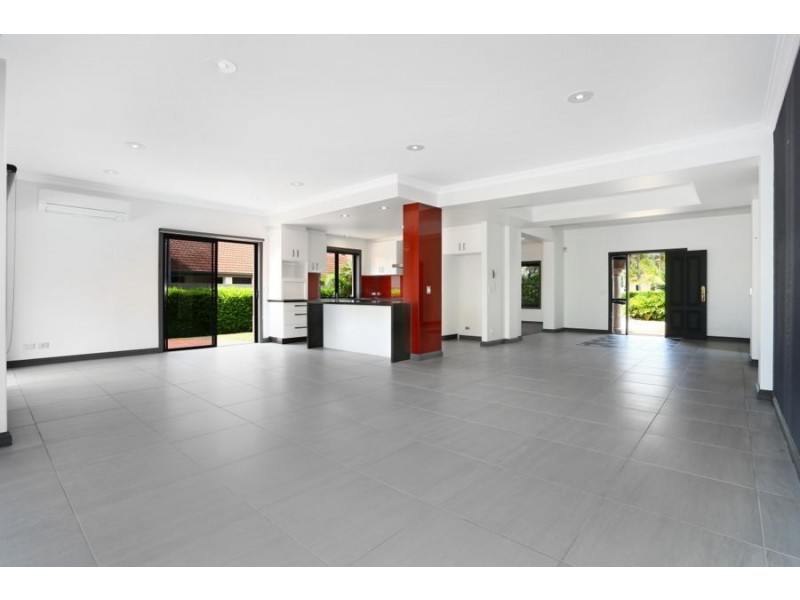 3138 Riverleigh Drive, Hope Island QLD 4212