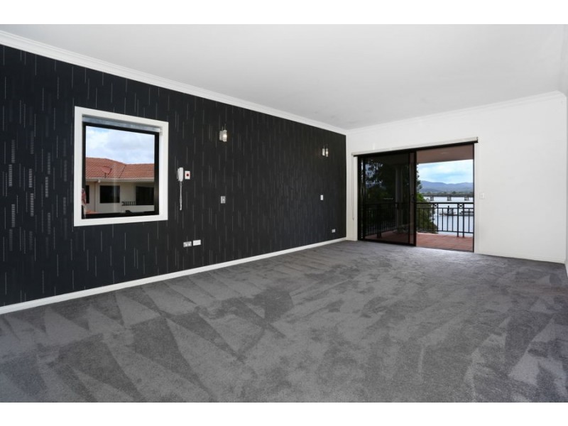 3138 Riverleigh Drive, Hope Island QLD 4212