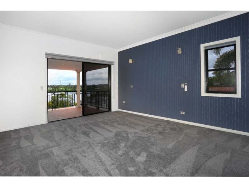 3138 Riverleigh Drive, Hope Island QLD 4212