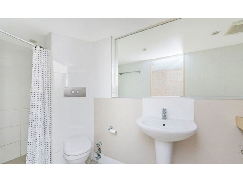 1/148 High Street, Southport QLD 4215