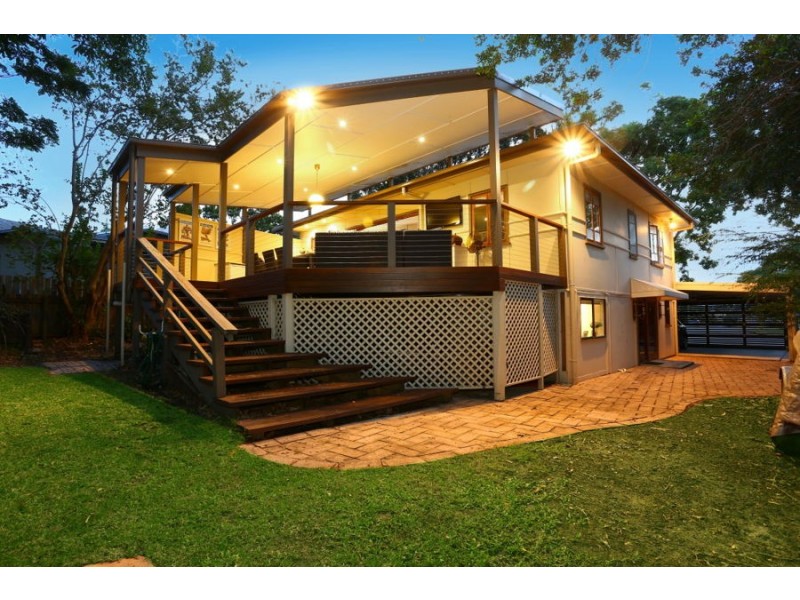 36 Lind Avenue, Southport QLD 4215