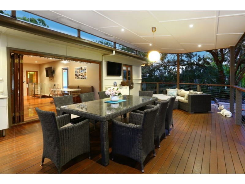 36 Lind Avenue, Southport QLD 4215