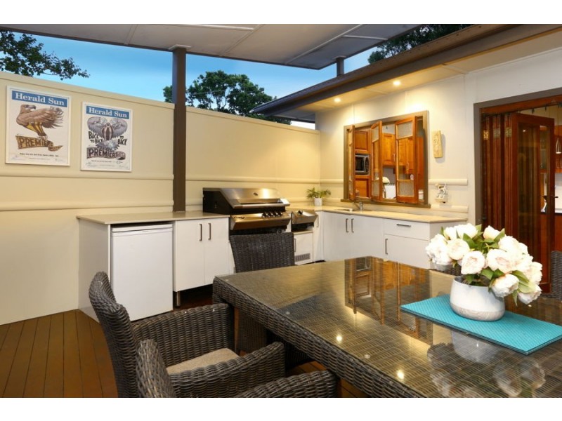 36 Lind Avenue, Southport QLD 4215