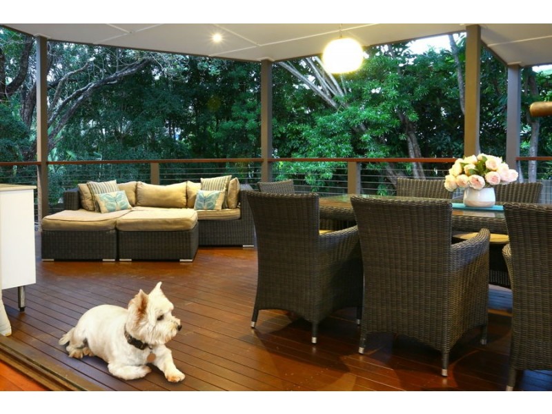 36 Lind Avenue, Southport QLD 4215