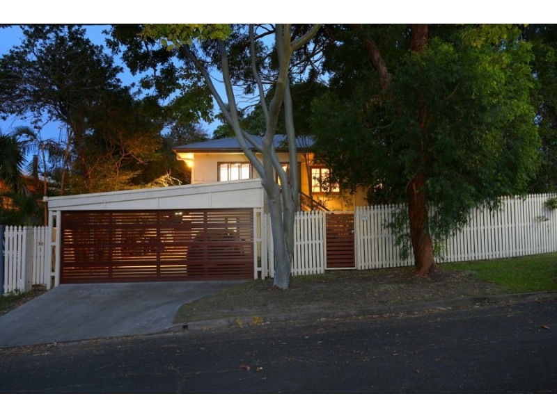 36 Lind Avenue, Southport QLD 4215