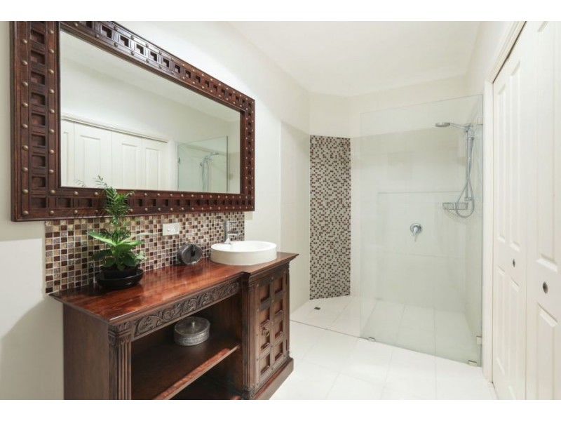 190 Port Jackson Boulevard, Clear Island Waters QLD 4226