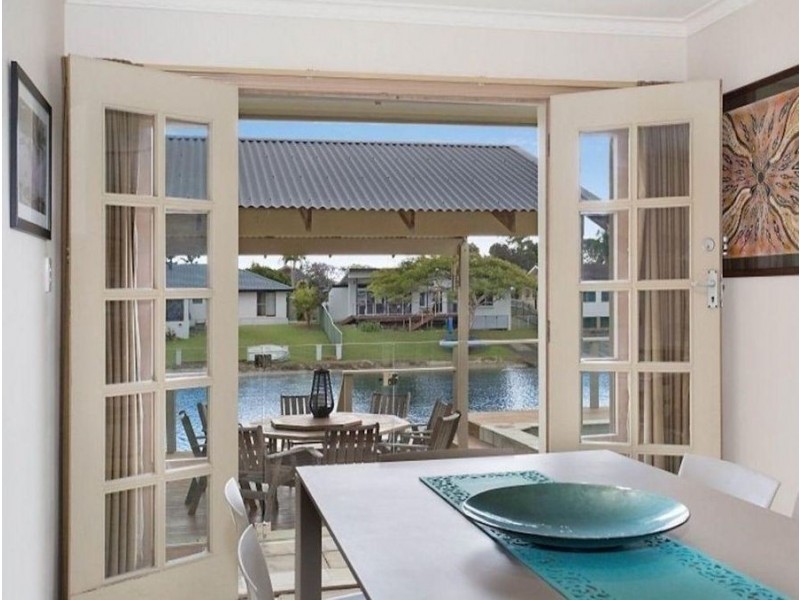 7 Rudder Court, Mermaid Waters QLD 4218