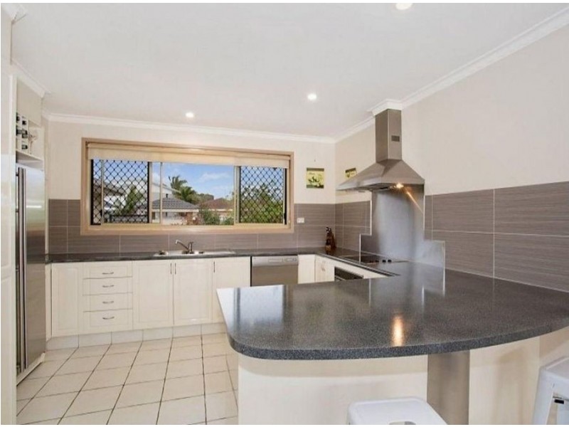 7 Rudder Court, Mermaid Waters QLD 4218