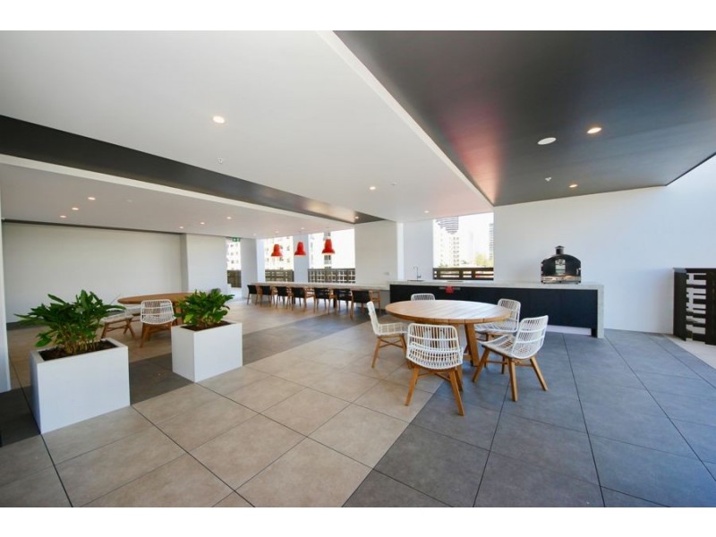 27/31 Queensland Avenue, Broadbeach QLD 4218