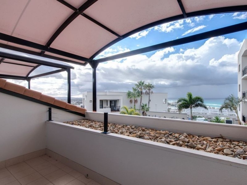 1 Great Hall Drive, Miami QLD 4220