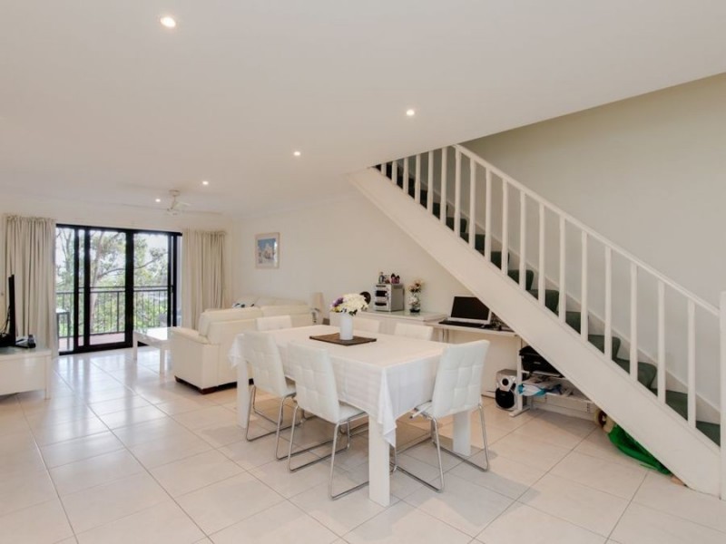 1 Great Hall Drive, Miami QLD 4220