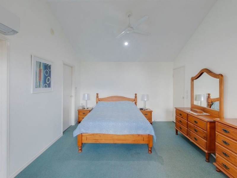 1 Great Hall Drive, Miami QLD 4220