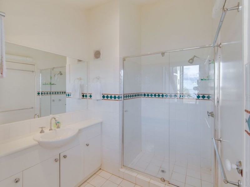 1 Great Hall Drive, Miami QLD 4220