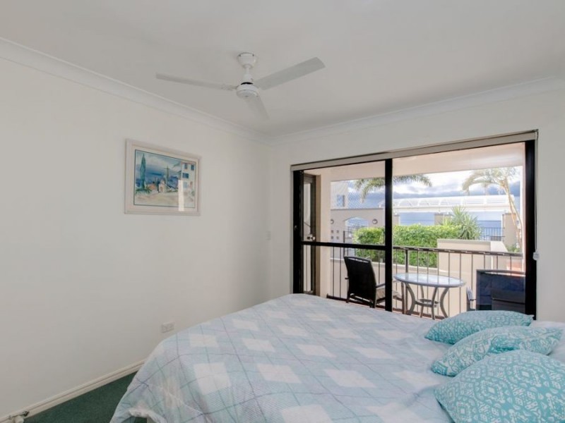 1 Great Hall Drive, Miami QLD 4220
