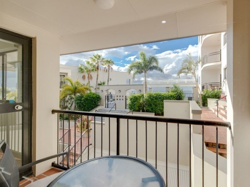1 Great Hall Drive, Miami QLD 4220