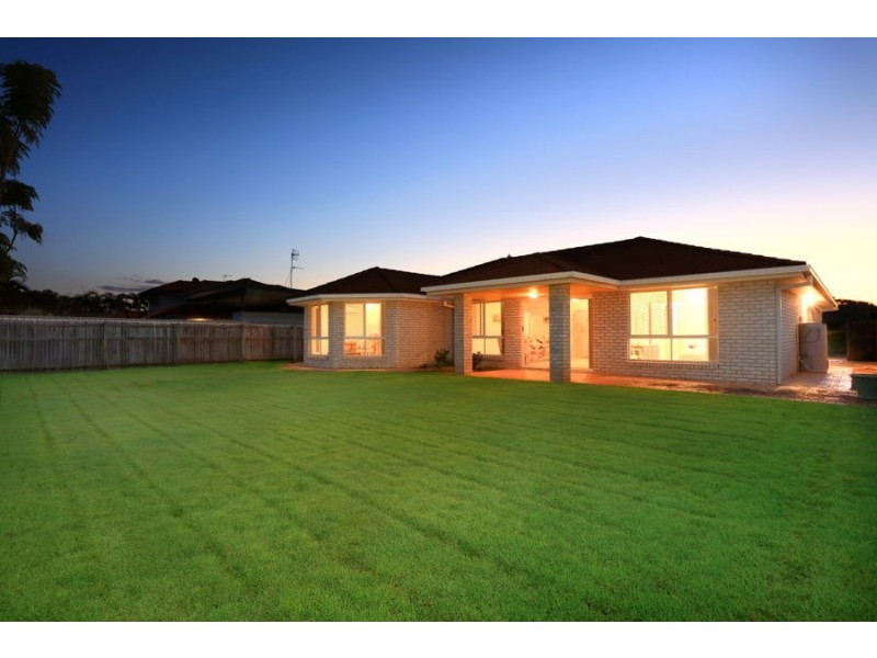 31 Warbler Pde, Varsity Lakes QLD 4227