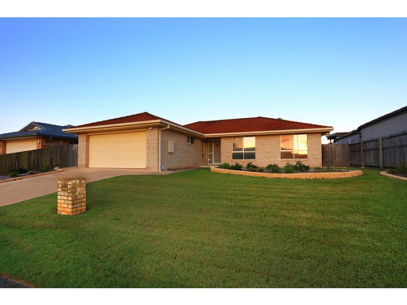 31 Warbler Pde, Varsity Lakes QLD 4227