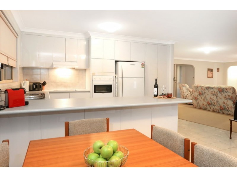 31 Warbler Pde, Varsity Lakes QLD 4227