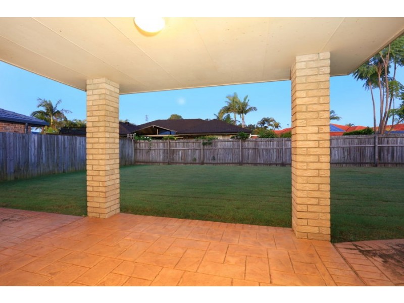 31 Warbler Pde, Varsity Lakes QLD 4227