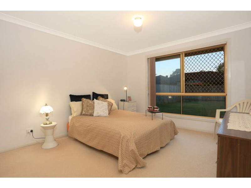 31 Warbler Pde, Varsity Lakes QLD 4227