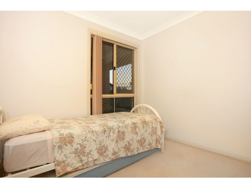 31 Warbler Pde, Varsity Lakes QLD 4227