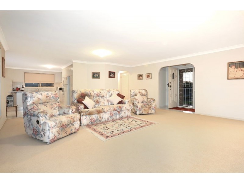 31 Warbler Pde, Varsity Lakes QLD 4227