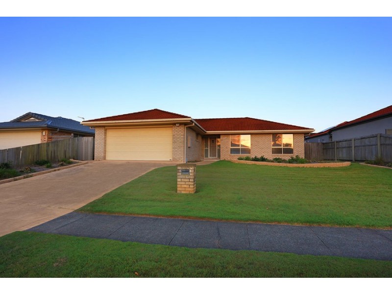 31 Warbler Pde, Varsity Lakes QLD 4227