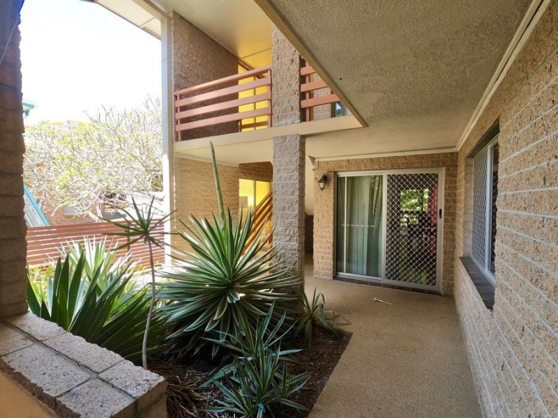 1 and 2/44 Chelsea Ave, Broadbeach QLD 4218