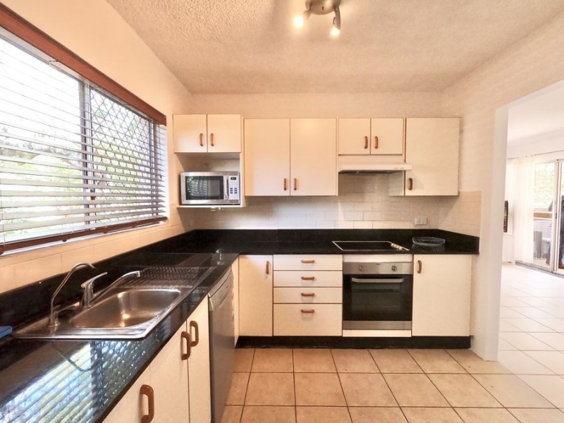 1 and 2/44 Chelsea Ave, Broadbeach QLD 4218