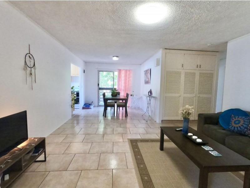 1 and 2/44 Chelsea Ave, Broadbeach QLD 4218