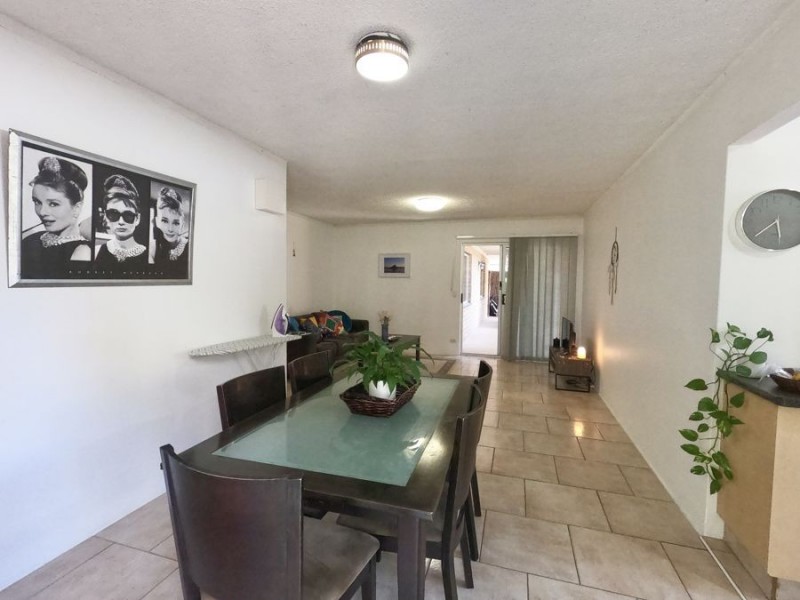 1 and 2/44 Chelsea Ave, Broadbeach QLD 4218