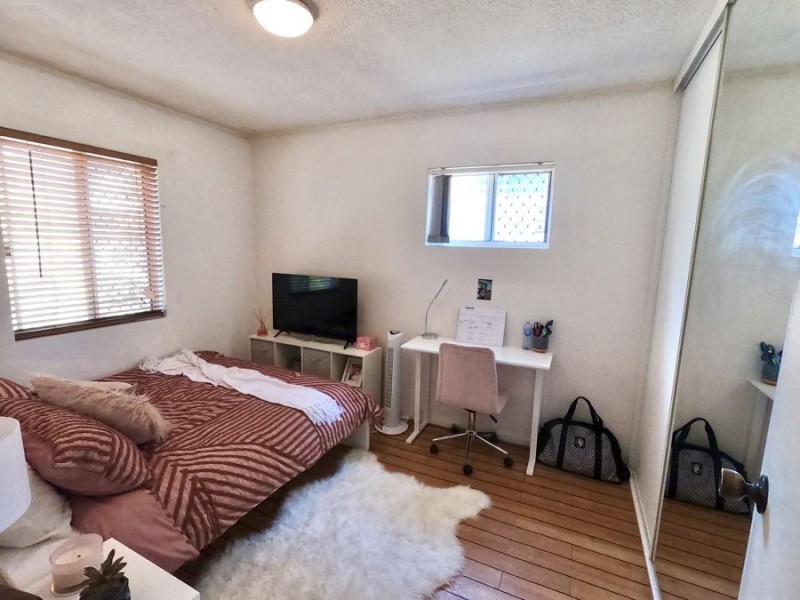 1 and 2/44 Chelsea Ave, Broadbeach QLD 4218