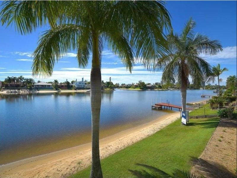 52 Waitomo Crescent, Broadbeach Waters QLD 4218