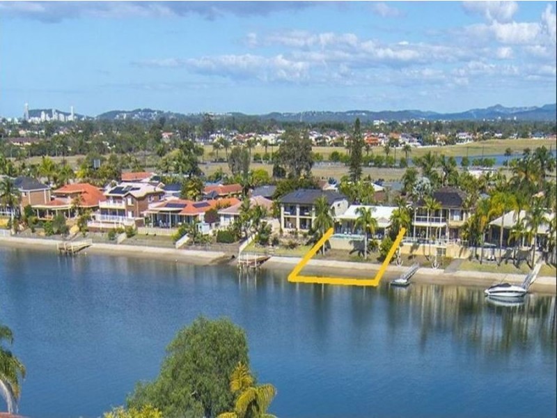 52 Waitomo Crescent, Broadbeach Waters QLD 4218