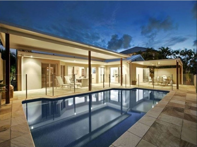 52 Waitomo Crescent, Broadbeach Waters QLD 4218