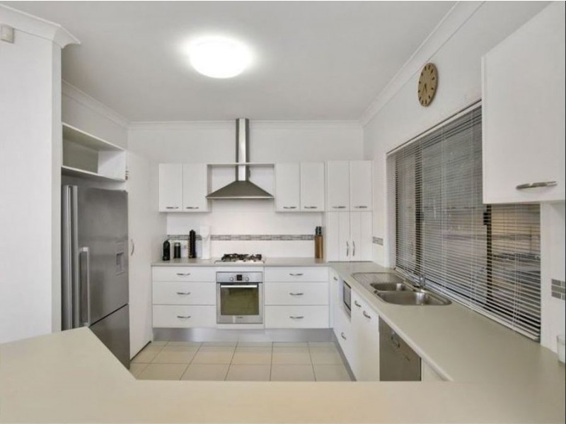 52 Waitomo Crescent, Broadbeach Waters QLD 4218