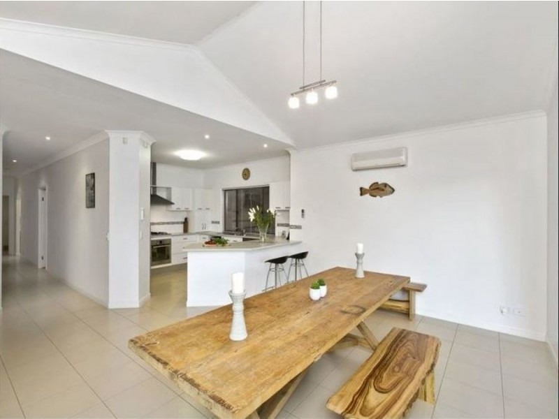 52 Waitomo Crescent, Broadbeach Waters QLD 4218