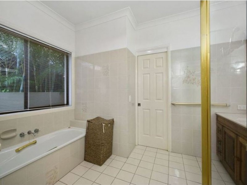 52 Waitomo Crescent, Broadbeach Waters QLD 4218