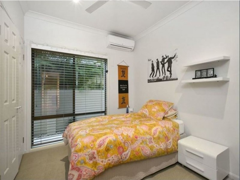 52 Waitomo Crescent, Broadbeach Waters QLD 4218