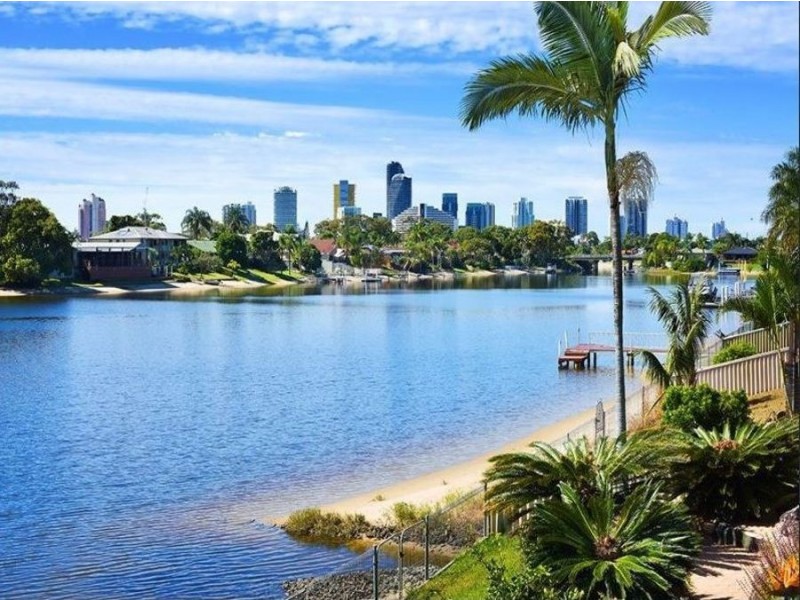 52 Waitomo Crescent, Broadbeach Waters QLD 4218