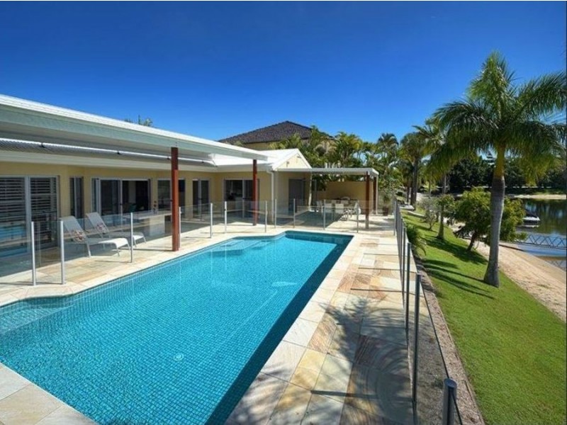 52 Waitomo Crescent, Broadbeach Waters QLD 4218