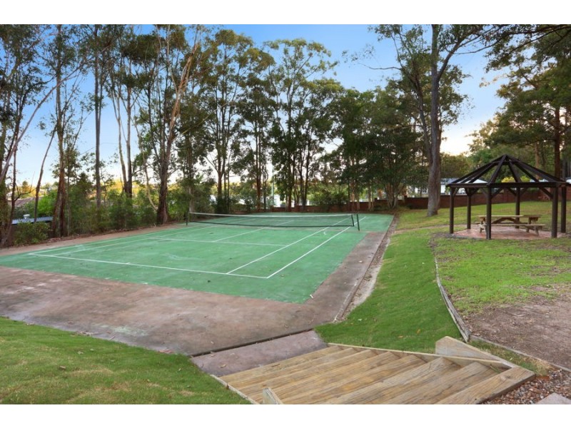 4 Koala Street, Parkwood QLD 4214