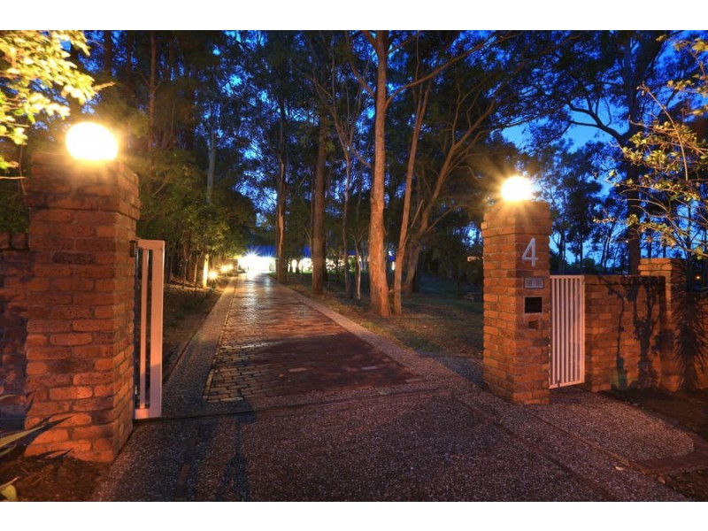 4 Koala Street, Parkwood QLD 4214