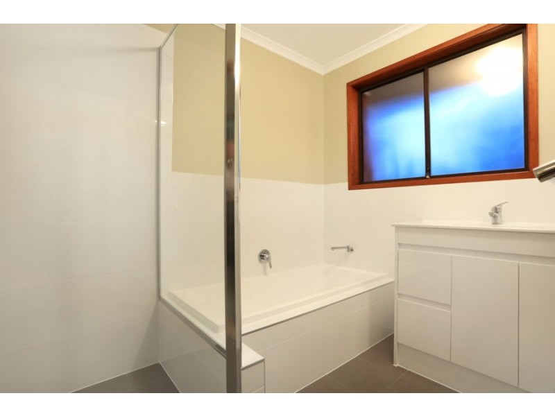 58 Macquarie Avenue, Molendinar QLD 4214
