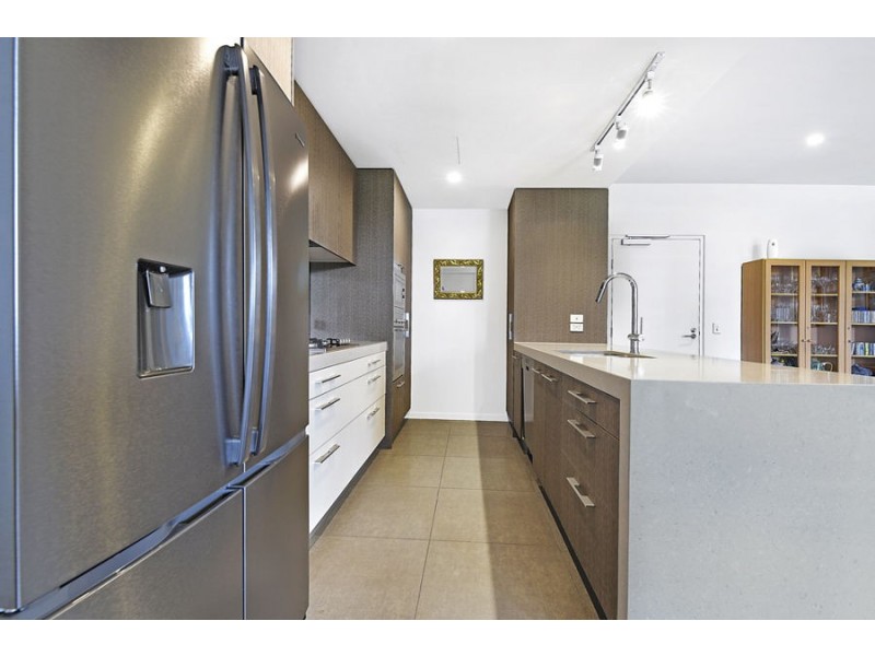 2013/21 Ross Street, Benowa QLD 4217