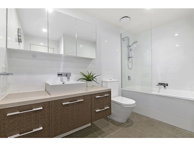 2013/21 Ross Street, Benowa QLD 4217