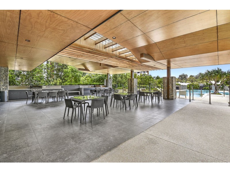 2013/21 Ross Street, Benowa QLD 4217