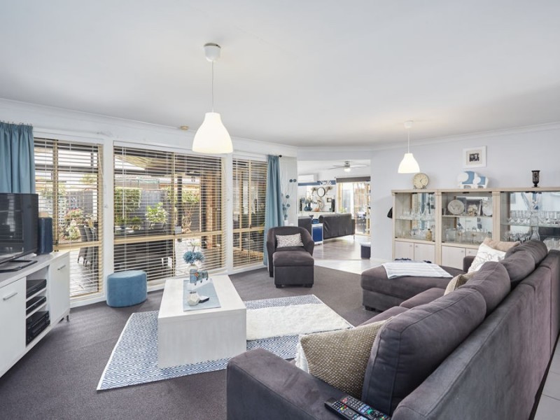 10 Bushlark Street, Varsity Lakes QLD 4227