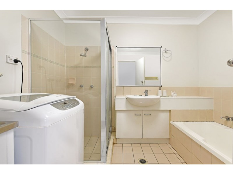 68/128 Benowa Road, Southport QLD 4215